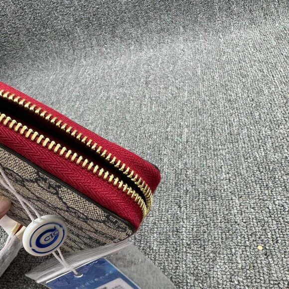 100% Authentic Gucci Leather Wallet - Picture 7 of 12